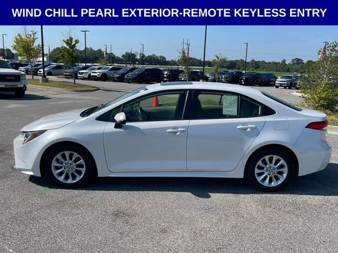 Used 2022 Toyota Corolla LE FWD image 6