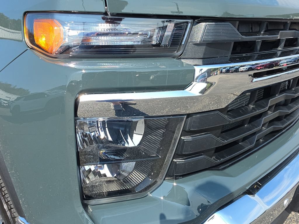 Certified 2025 Chevrolet Silverado 3500 LT w/ All Star Edition AWD/4WD image 12