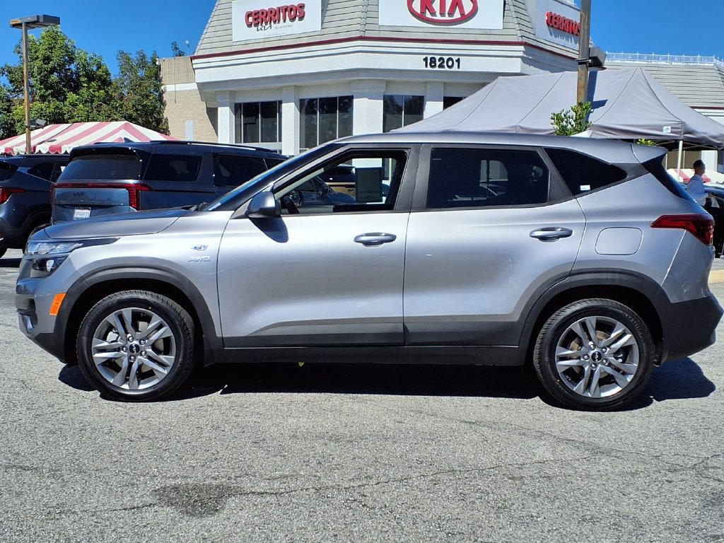 Certified 2022 Kia Seltos LX AWD/4WD image 2