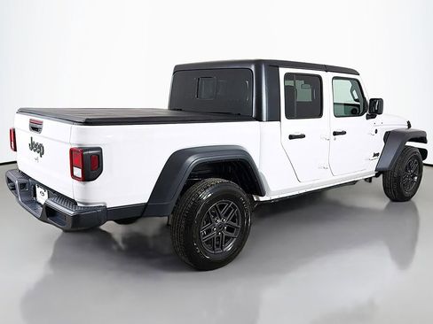 Used 2025 Jeep Gladiator Sport AWD/4WD image 7