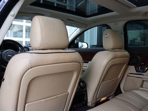 Used 2016 Jaguar XJ R-Sport image 37