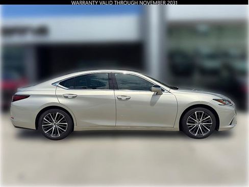 Used 2025 Lexus ES 350 w/ Premium Package FWD image 10