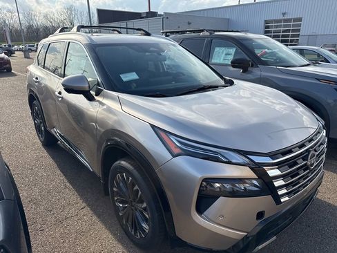New 2026 Nissan Rogue Platinum w/ Platinum Premium Package AWD/4WD image 3