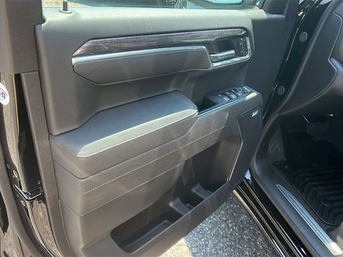 New 2026 Chevrolet Silverado 1500 LTZ w/ LTZ Premium Package image 11