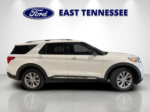 Used 2021 Ford Explorer Limited w/ Equipment Group 301A AWD/4WD image 2