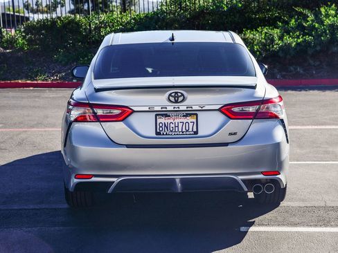 Certified 2020 Toyota Camry SE image 6