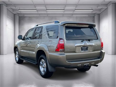 Used 2008 Toyota 4Runner SR5 image 5