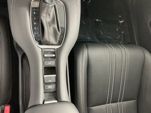 Certified 2026 Honda HR-V EX-L image 16