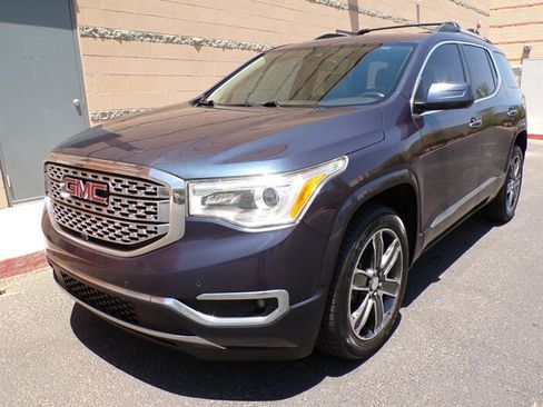 Used 2018 GMC Acadia Denali w/ Technology Package FWD image 3