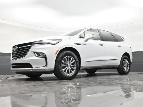Used 2023 Buick Enclave Essence FWD image 21