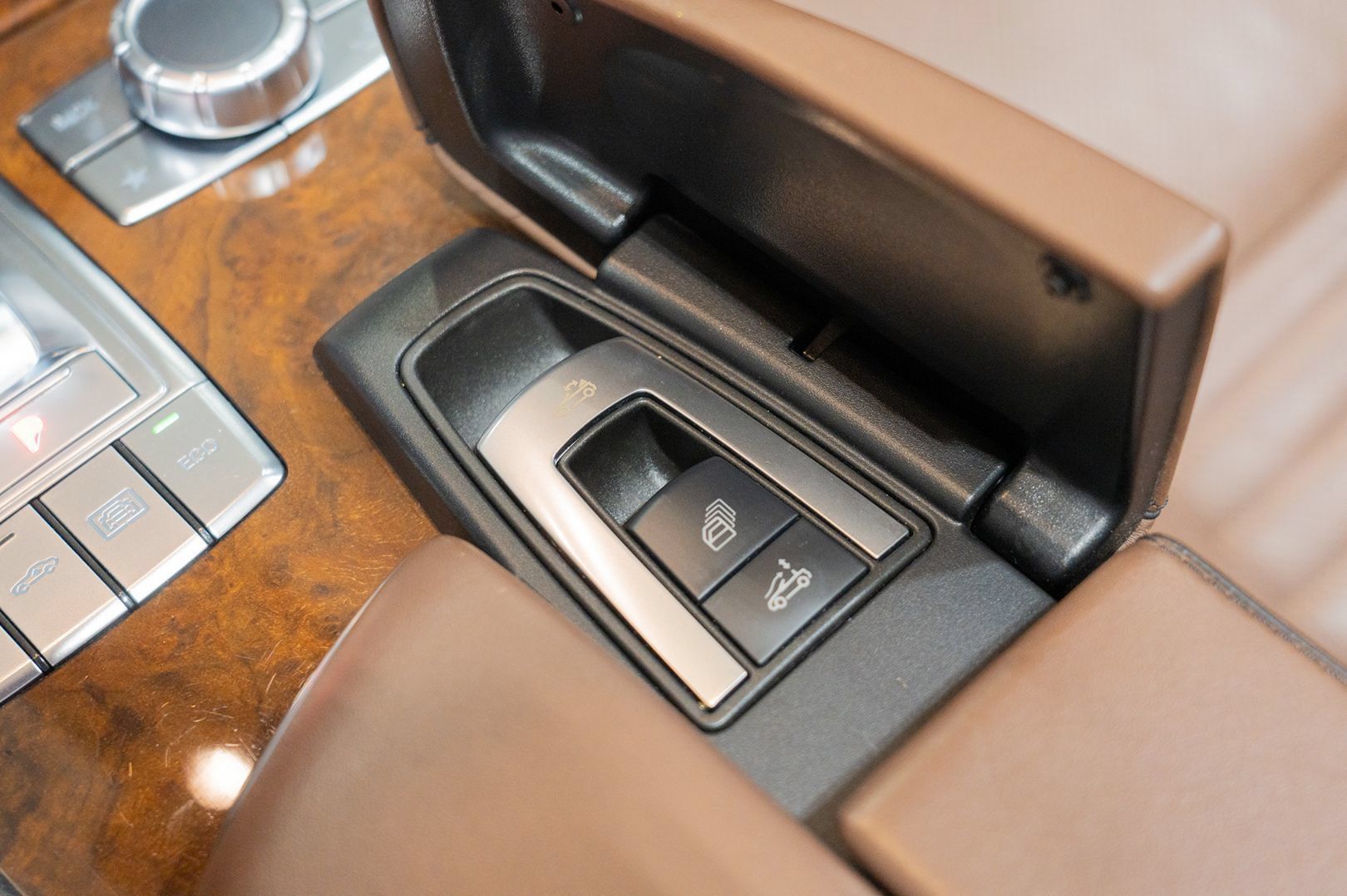 Used 2013 Mercedes-Benz SL 550 image 42