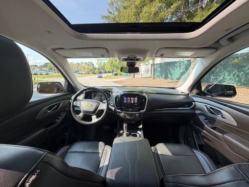 Used 2019 Chevrolet Traverse LT w/ LT Premium Package FWD image 22
