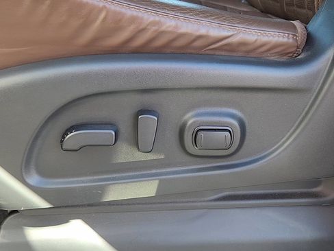 Used 2021 Nissan Titan Platinum Reserve w/ Moonroof Package image 8