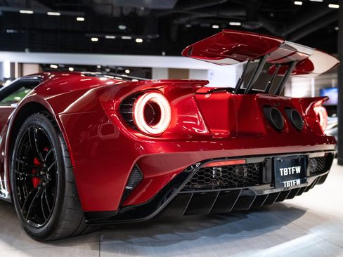 Used 2018 Ford GT image 18