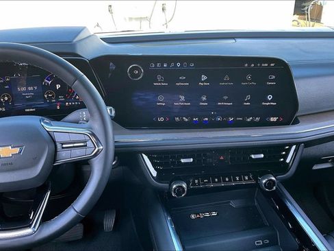 Used 2025 Chevrolet Tahoe High Country AWD/4WD image 8