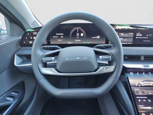 Used 2025 Lucid Air Touring image 15