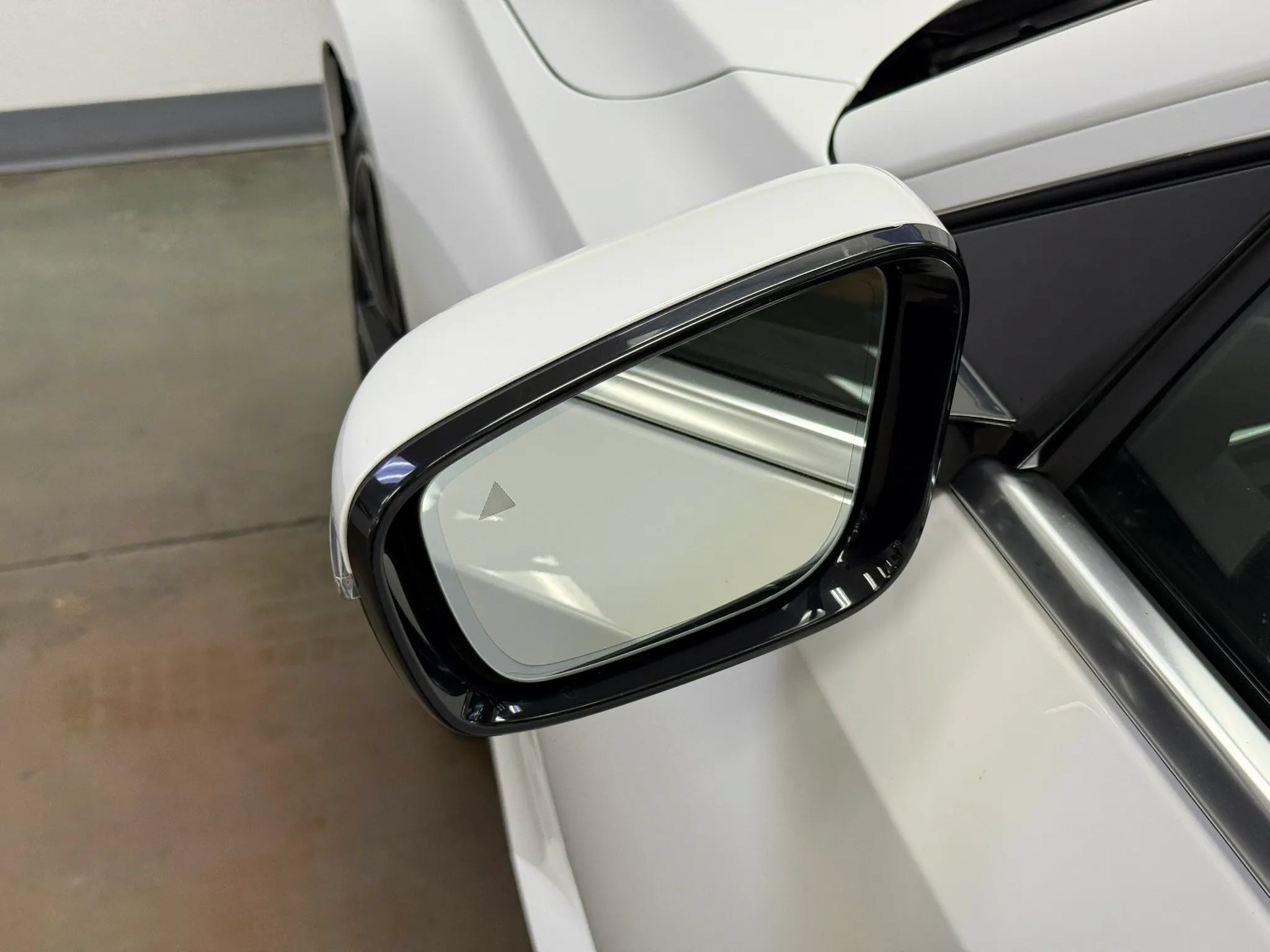 Used 2022 BMW 230i Coupe w/ Premium Package RWD image 8