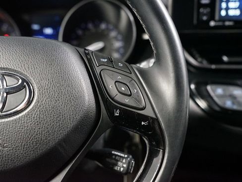 Used 2018 Toyota C-HR XLE image 13