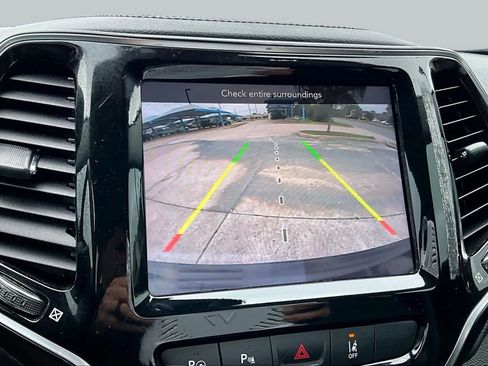 Used 2020 Jeep Cherokee Limited w/ Technology Group FWD image 27
