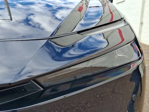 Used 2025 Toyota Prius AWD image 9