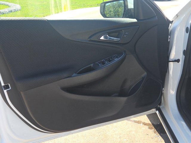Used 2023 Chevrolet Malibu LS w/ Driver Confidence Package FWD image 18