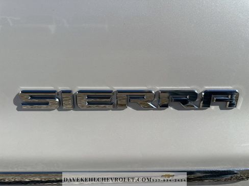 Used 2017 GMC Sierra 1500 SLT AWD/4WD image 37