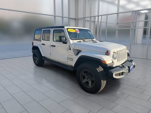 Used 2021 Jeep Wrangler Unlimited Sahara image 2