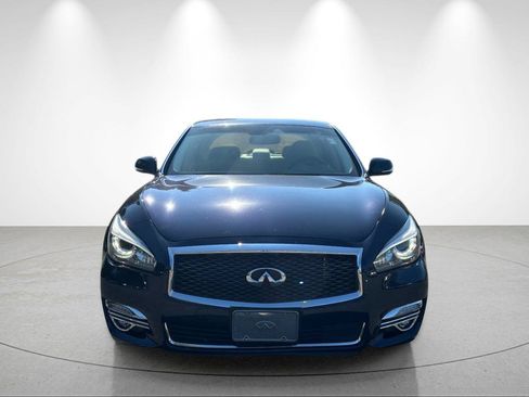 Used 2019 INFINITI Q70 Luxe w/ Proactive Package AWD/4WD image 5