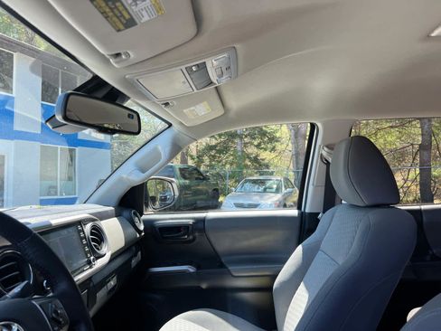 Used 2023 Toyota Tacoma SR5 AWD/4WD image 12