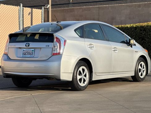 Used 2012 Toyota Prius Three FWD image 4