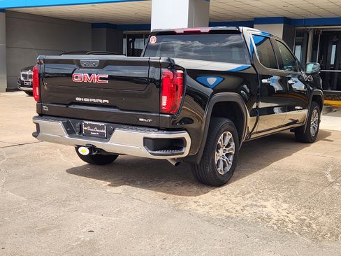 Used 2026 GMC Sierra 1500 SLT RWD image 6