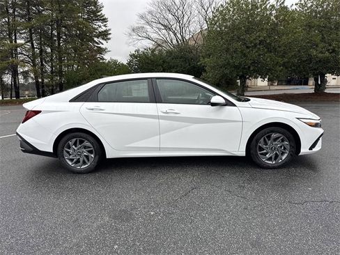 New 2026 Hyundai Elantra Blue image 8