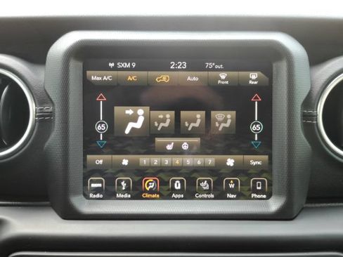 Used 2019 Jeep Wrangler Unlimited Sahara AWD/4WD image 41