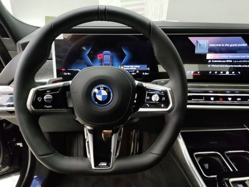 Used 2025 BMW i7 eDrive50 w/ M Sport Package RWD image 15