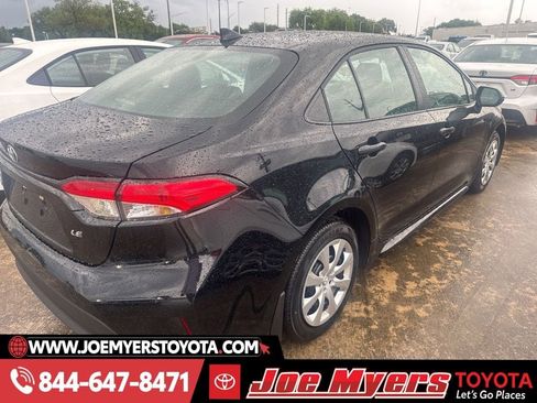 Used 2025 Toyota Corolla LE image 5