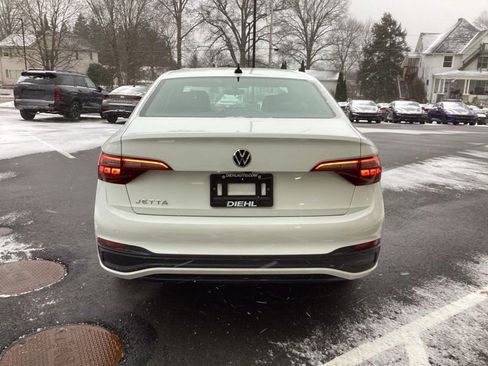 Used 2023 Volkswagen Jetta S image 6