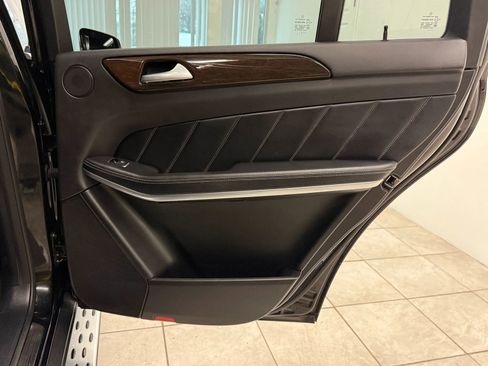 Used 2014 Mercedes-Benz GL 450 4MATIC w/ Lane Tracking Package image 23