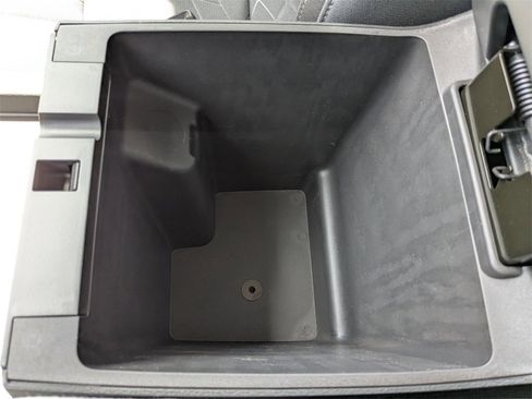 New 2025 Nissan Frontier SV image 33