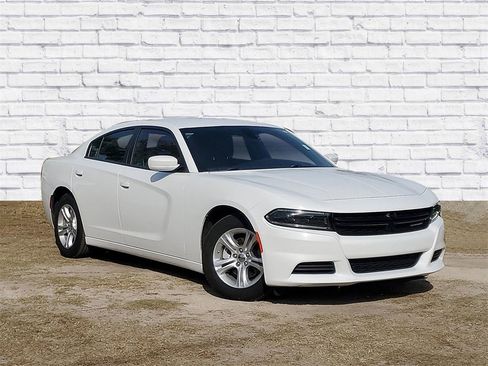 Used 2022 Dodge Charger SXT image 1
