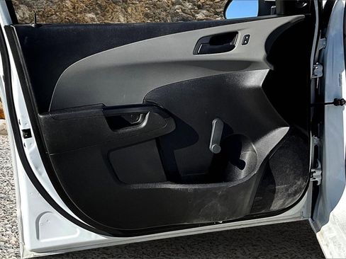 Used 2020 Chevrolet Sonic LT image 20