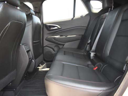 Used 2024 Chevrolet Trax RS w/ Sunroof Package FWD image 12