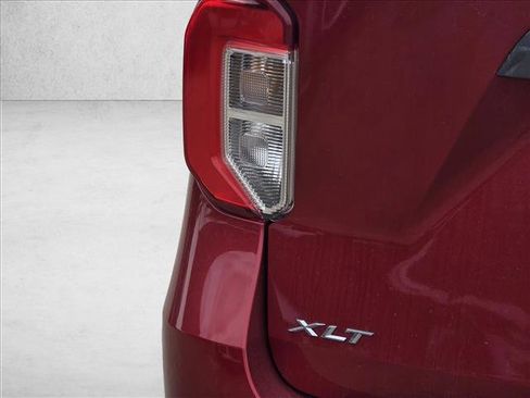 Used 2021 Ford Explorer XLT w/ Equipment Group 202A image 12