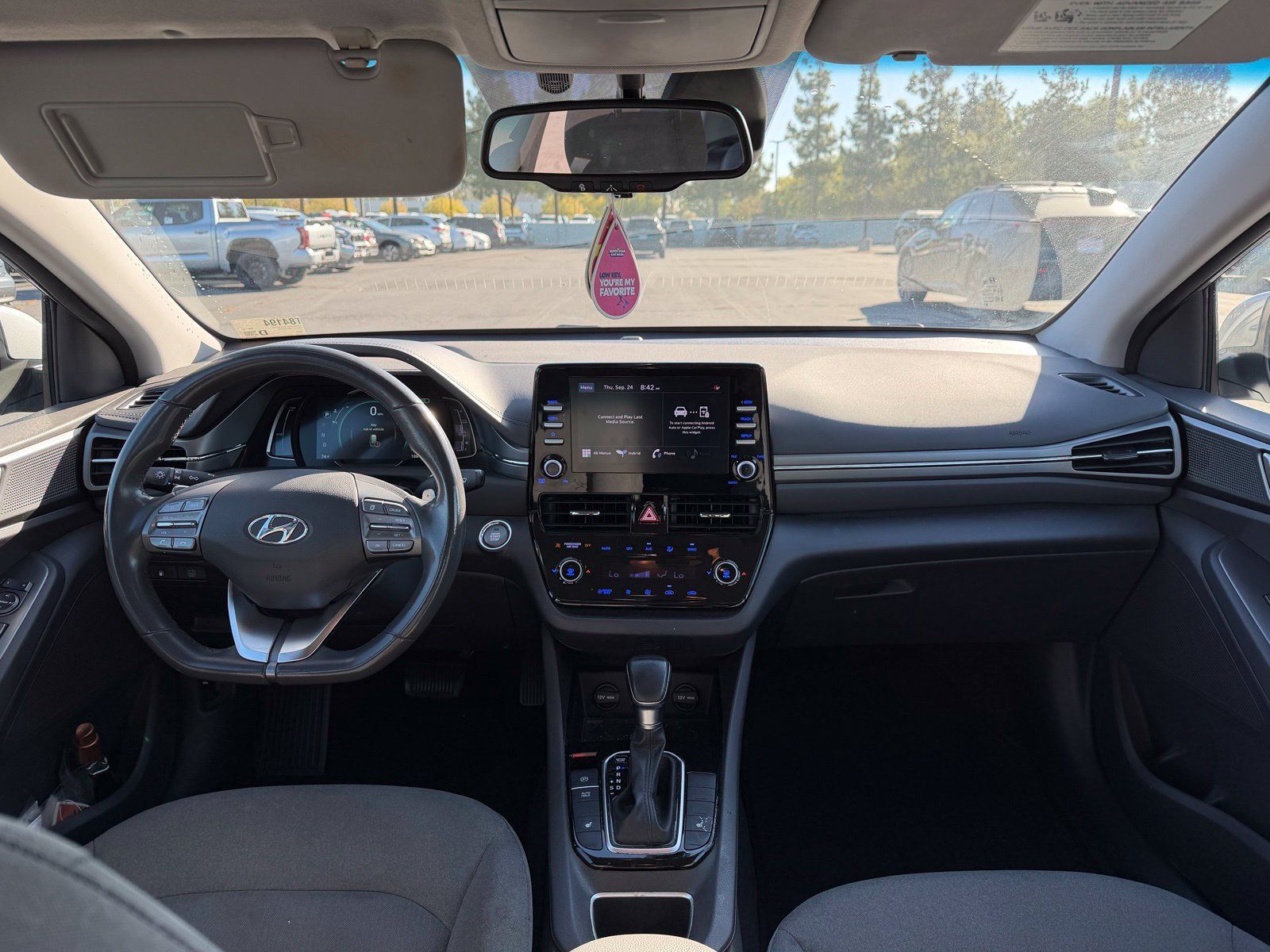 Used 2022 Hyundai Ioniq SE FWD image 4