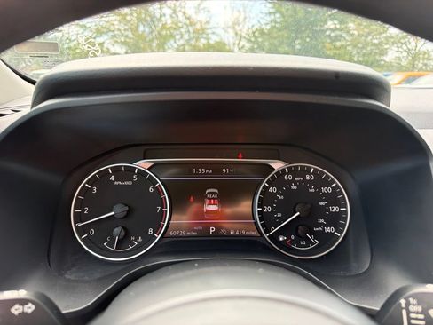 Used 2024 Nissan Rogue S AWD/4WD image 9