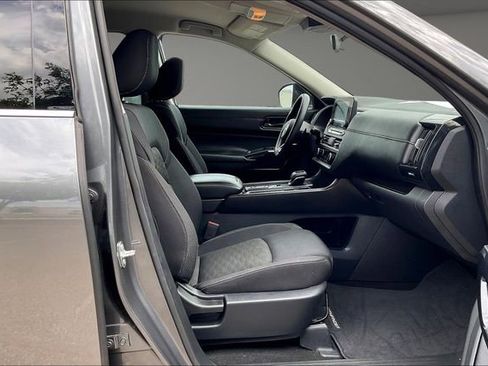 Certified 2024 Nissan Pathfinder S FWD image 7