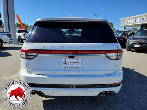Used 2023 Lincoln Aviator Reserve w/ Equipment Group 201A image 4