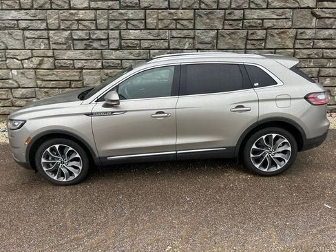 Used 2023 Lincoln Nautilus Reserve w/ Equipment Group 201A image 3