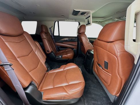 Used 2017 Cadillac Escalade Premium Luxury AWD/4WD image 21