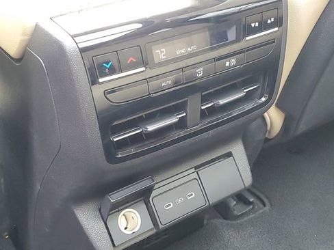 Used 2025 Acura MDX FWD image 31