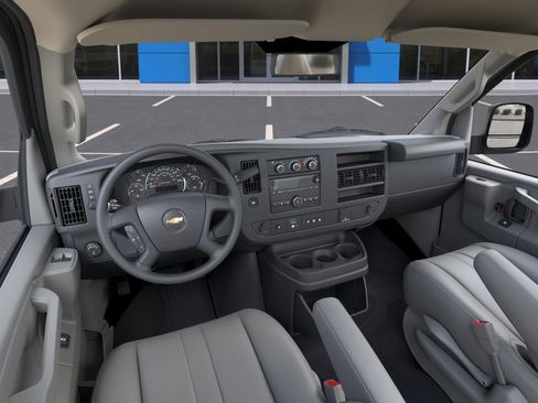 New 2025 Chevrolet Express 3500 image 47